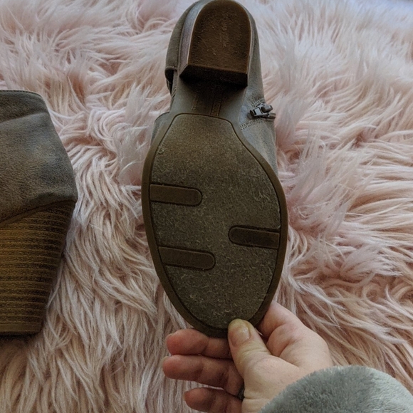 Fergie peep toe booties - Picture 3 of 3